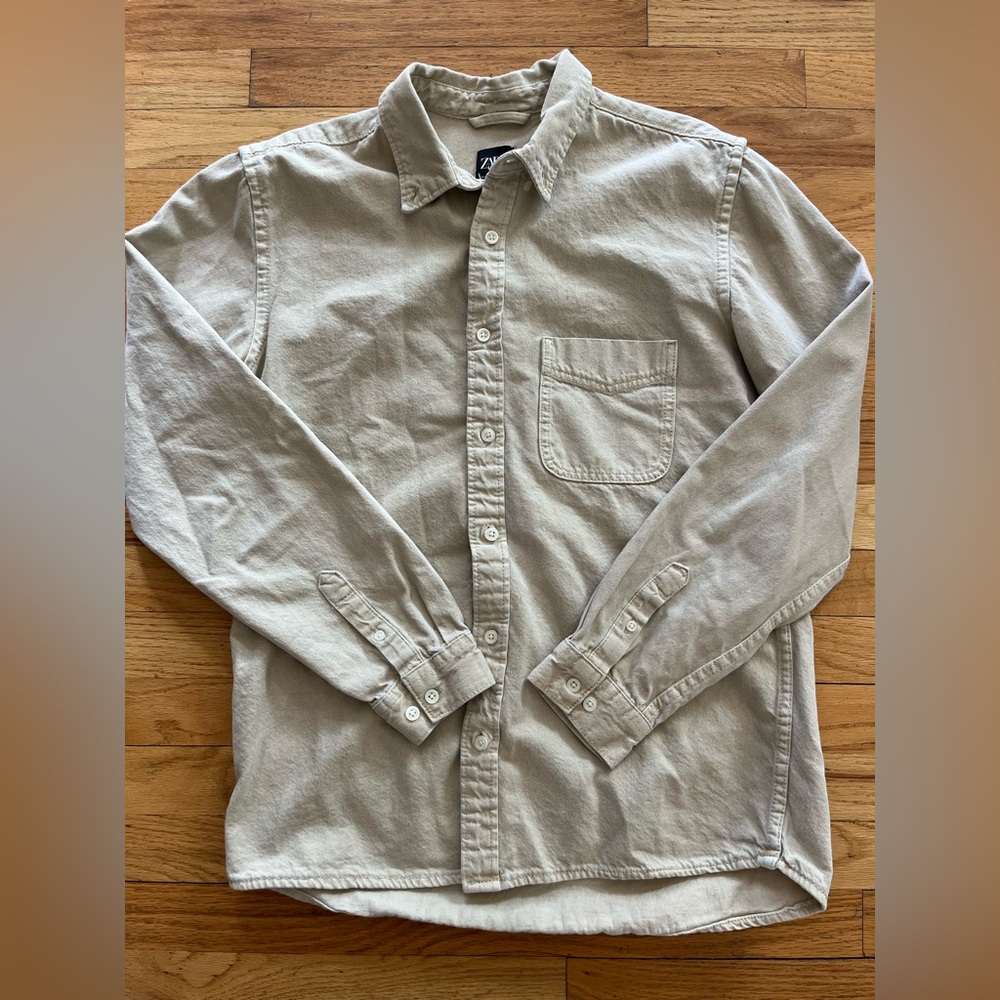 Zara Beige Button Up Size Medium